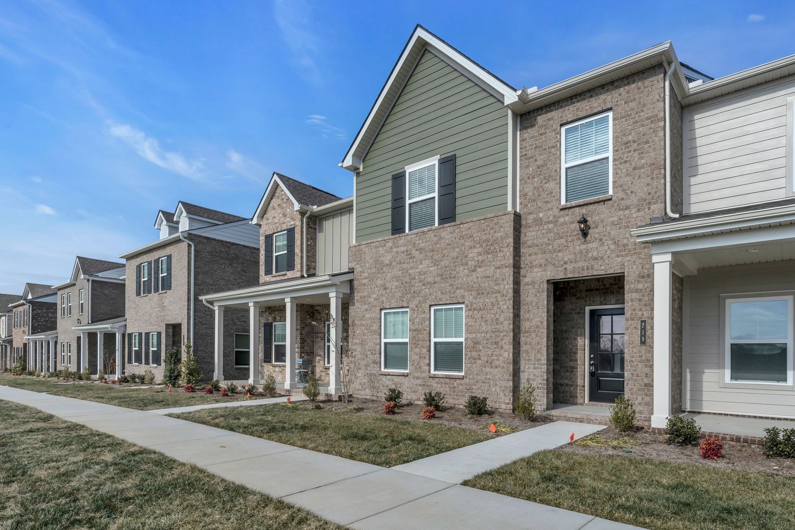 Gallatin Townhome: 719 Coburg St