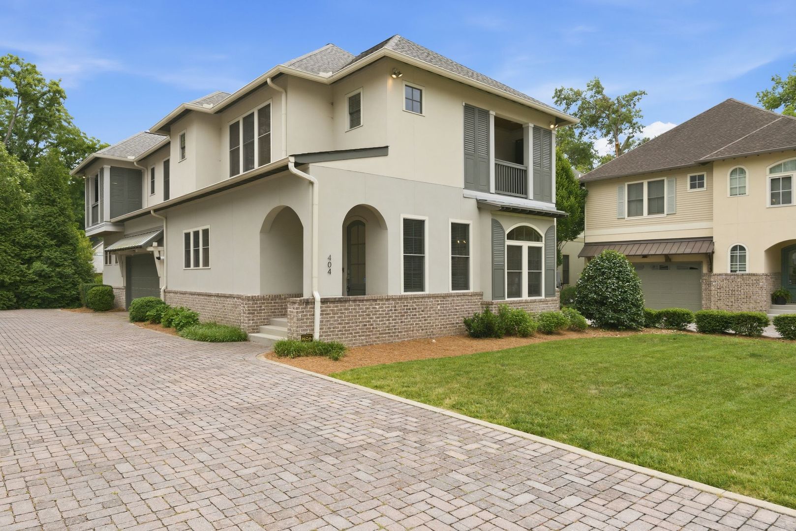 Nashville House: 404 Woodmont Hall Place