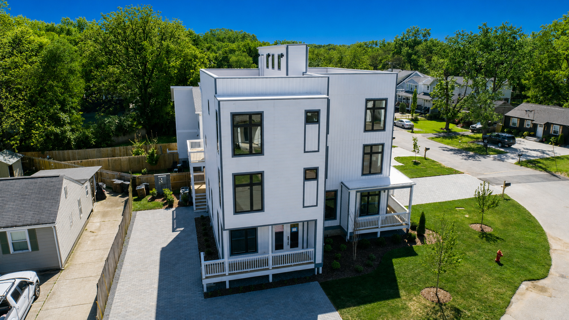 Nashville House: 5909B Carl Place
