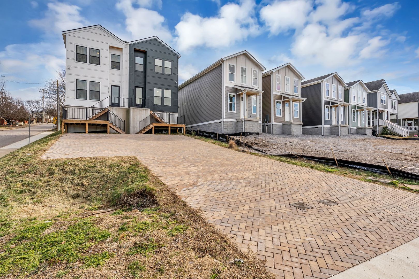 Nashville House: 3803 Dr Walter S Davis Blvd