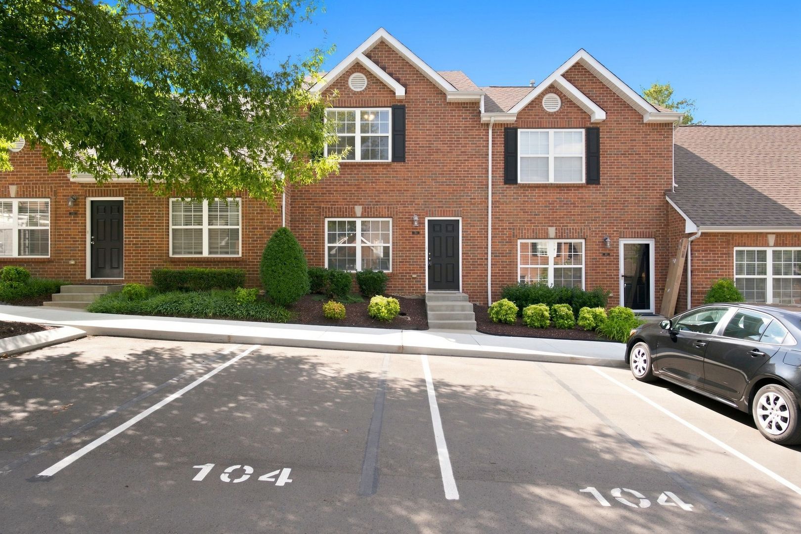Franklin Townhome: 1101 Downs Blvd