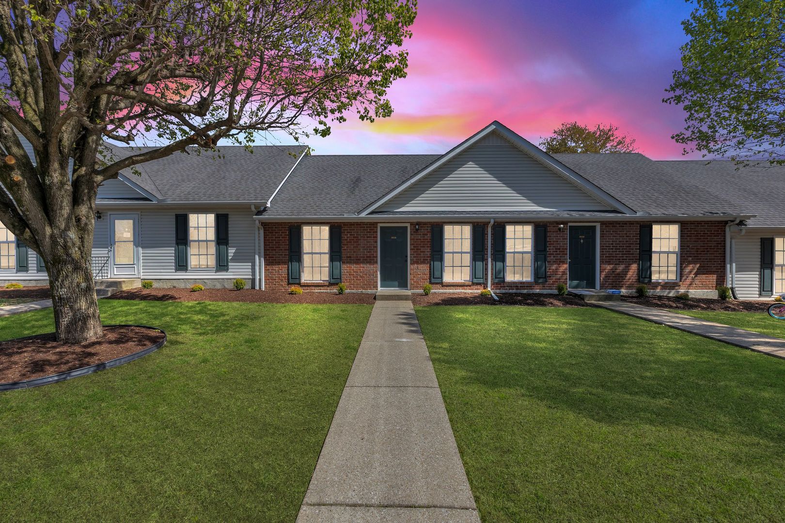 Fairview Apartment: 7220 Melrose Place