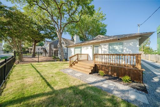 East Dallas Bungalow – photo 1