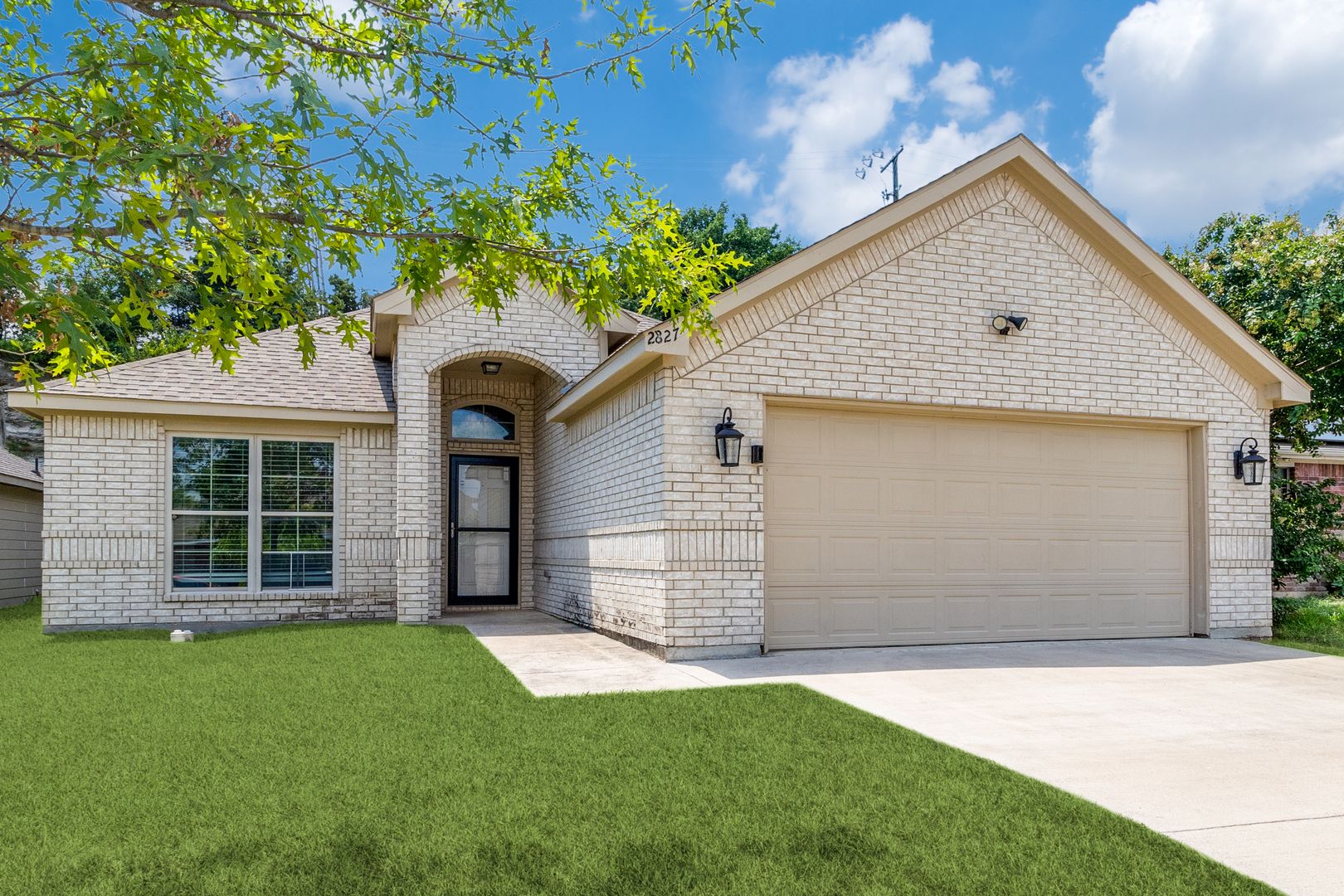 Dallas House: 2827 Ainwick Court