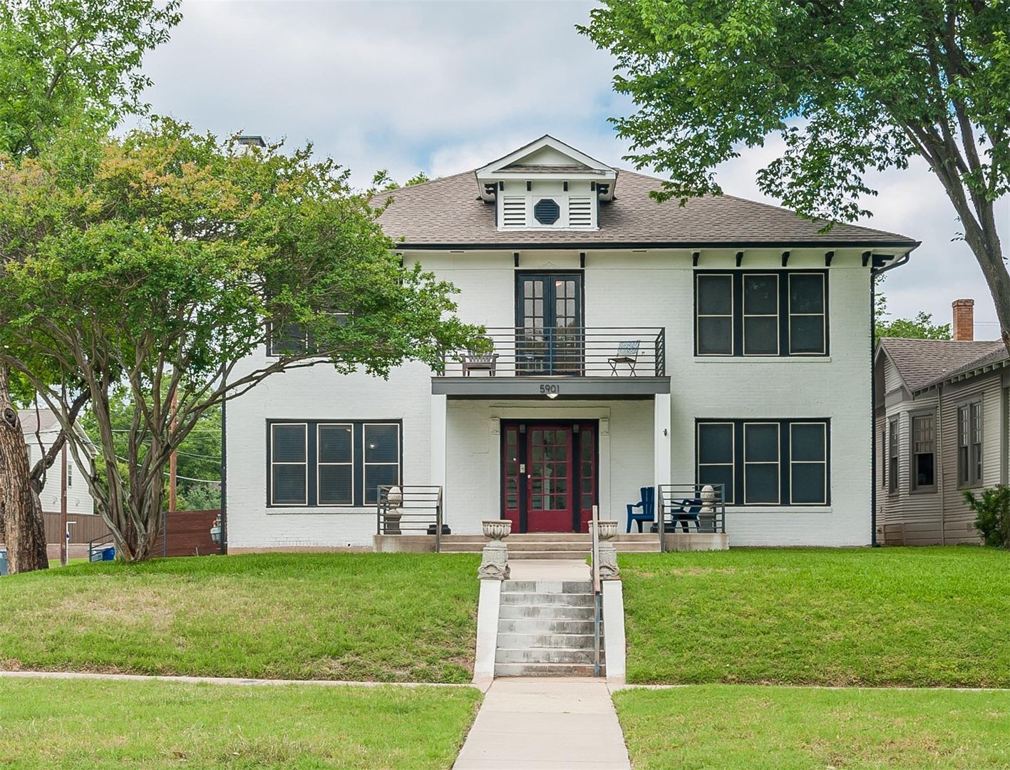 Dalllas Apartment: 5901 Belmont Avenue & 2312 Del Mar Avenue