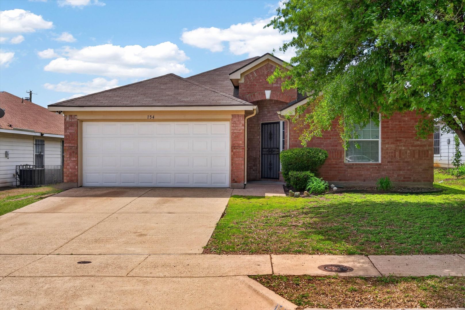 Dallas House: 154 High Harvest Road