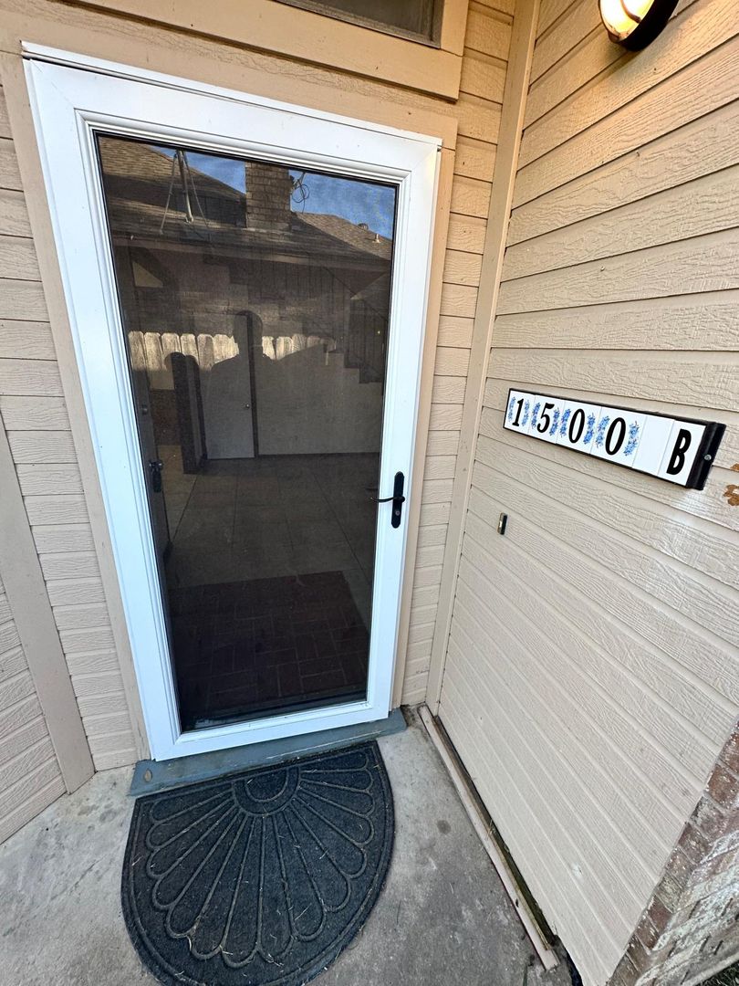 Sherman Apartment: 1500 N. Grant Street