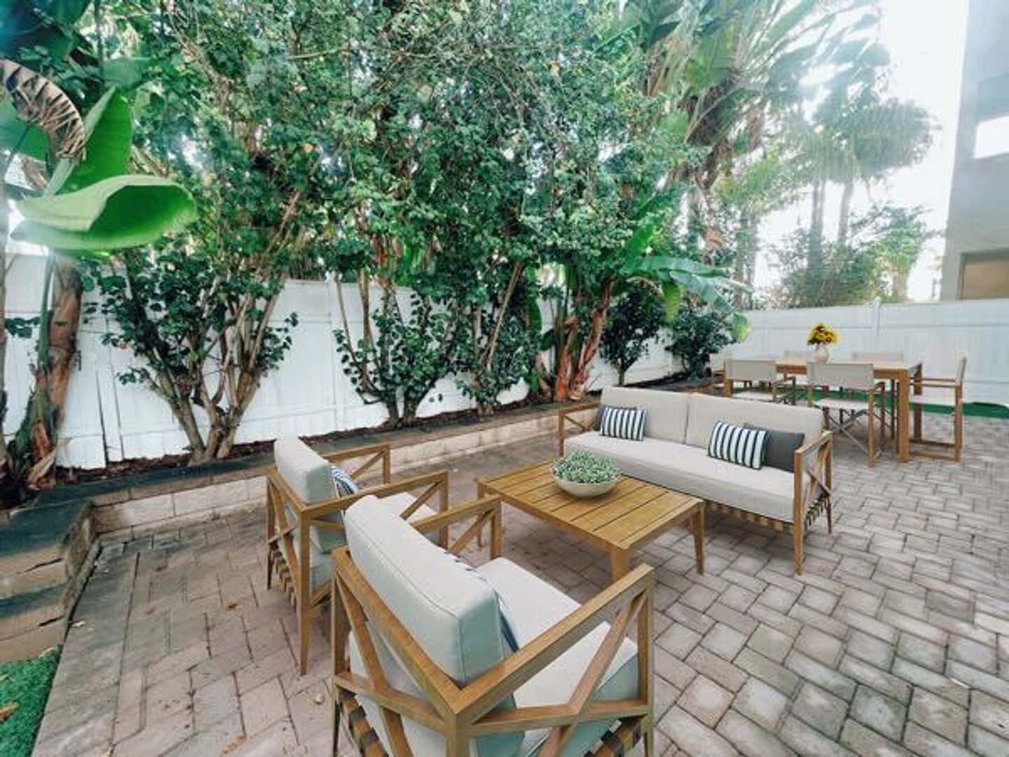 Carlsbad House: 1210 Oak Avenue