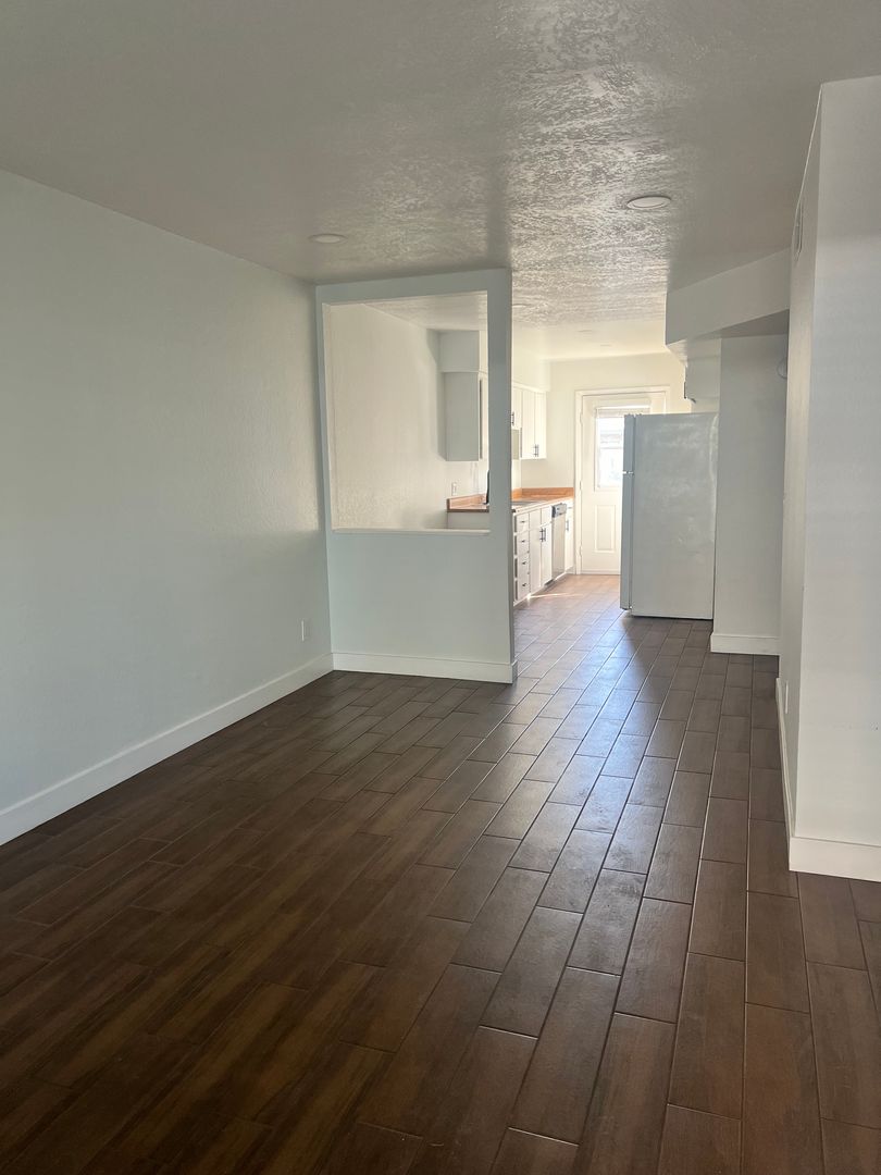 Mesa Apartment: 422 W 6th St