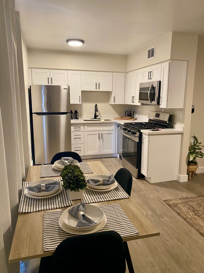 Oro Valley Apartment: 150 E Hardy Rd