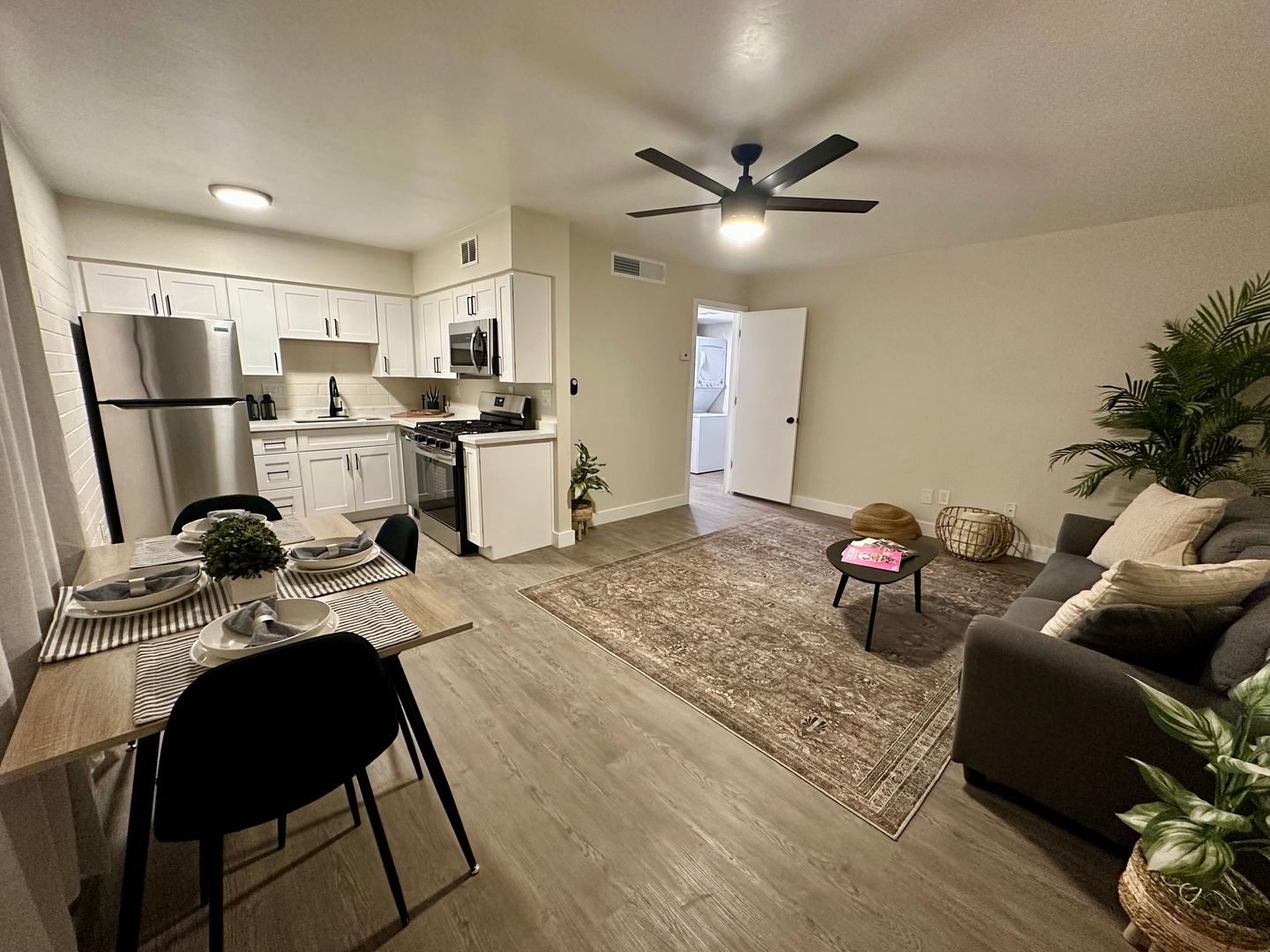 Oro Valley Apartment: 150 E Hardy Rd