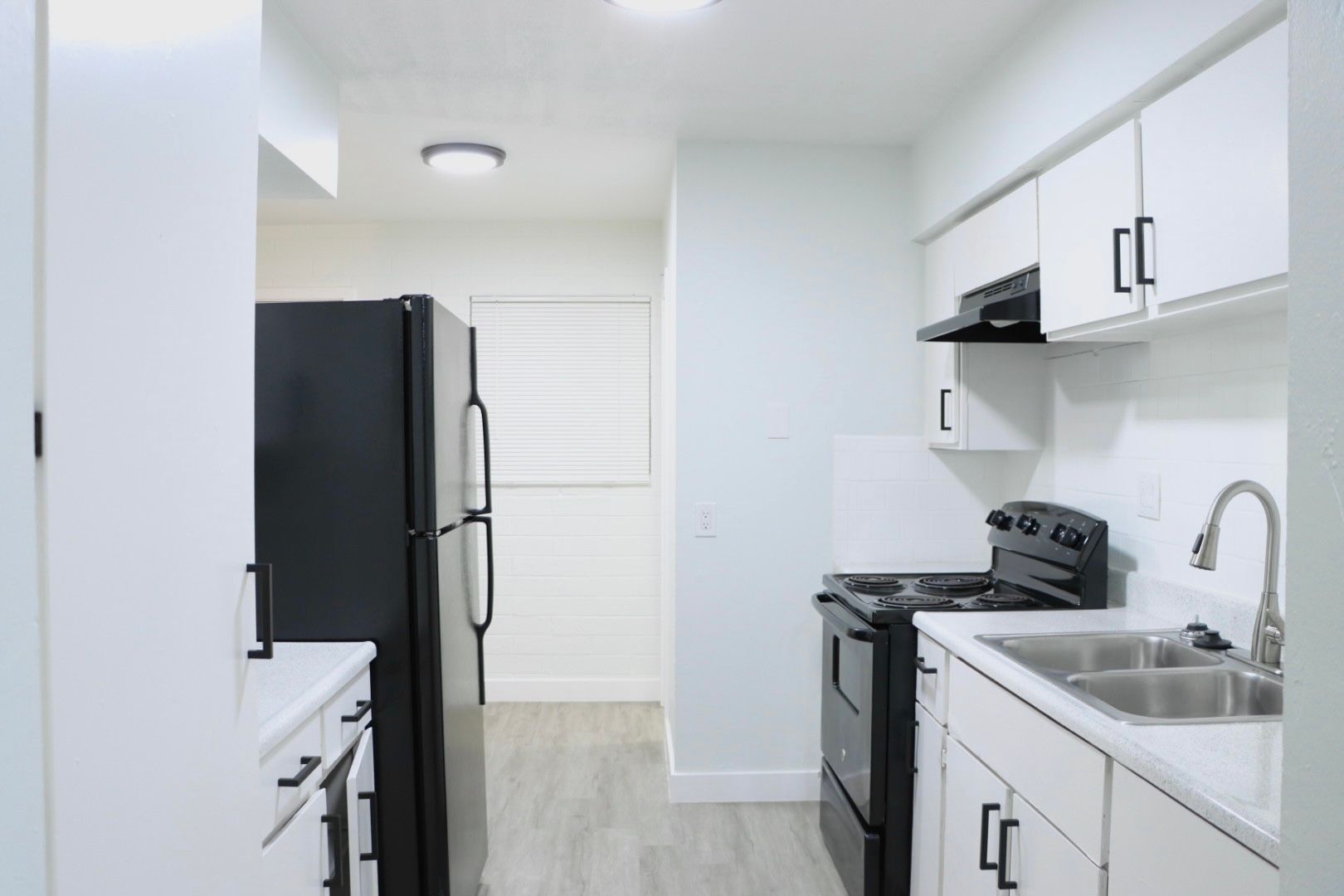 Phoenix Apartment: 2302 N 27th St