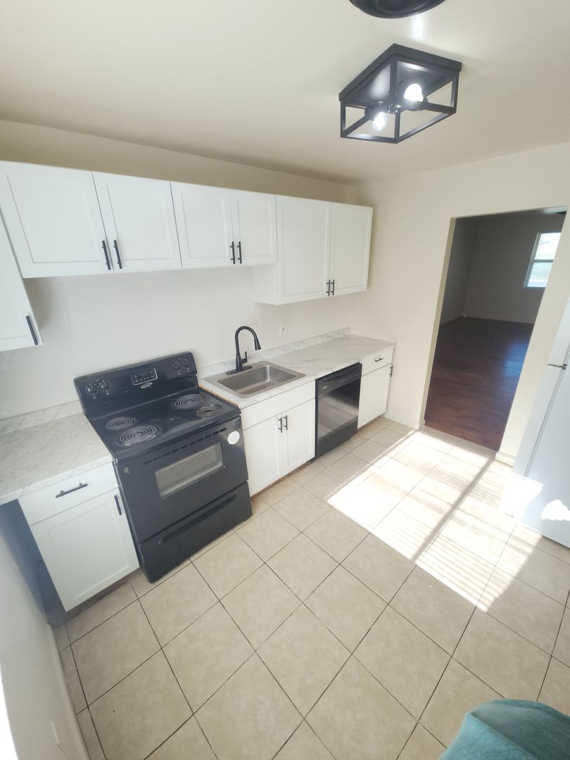 St. Louis Apartment: 9900 Sloane Square