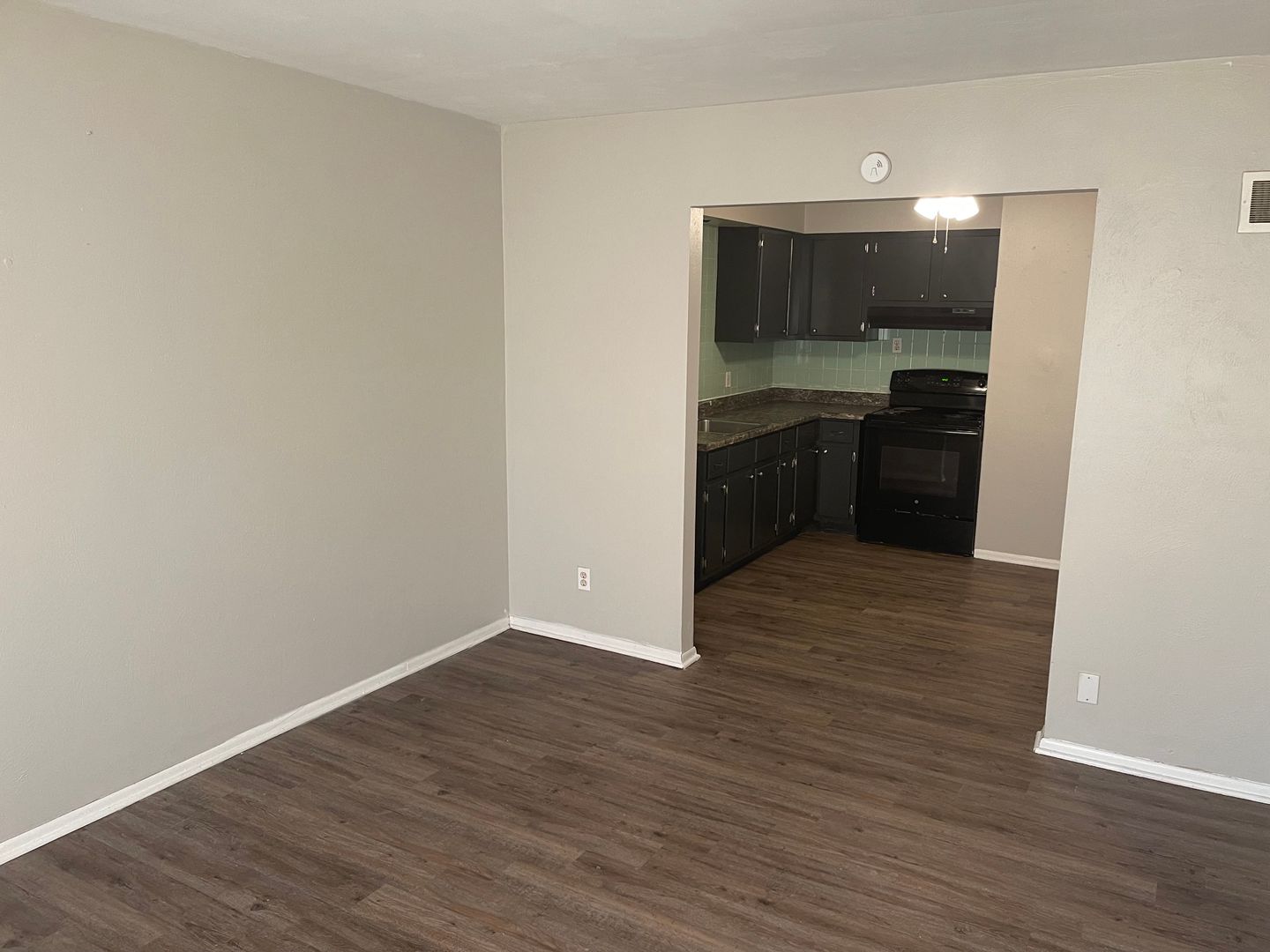 St. Louis Apartment: 3255 Delor Ave