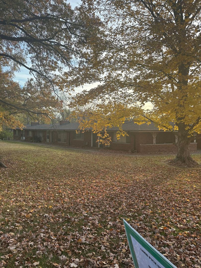 Black Jack Apartment: 25 Nordell Court