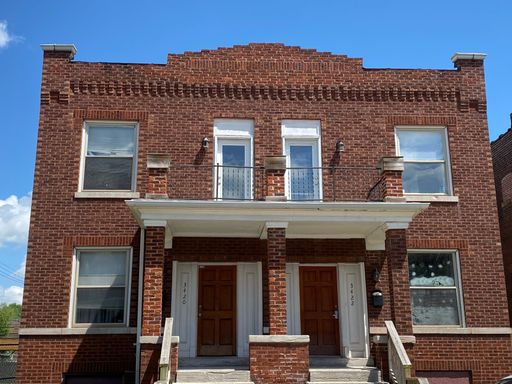 Spacious Three bed room 2 1/2 bath Townhome ** Move-in special: Apply and secure the unit by 9/11 and receive a 50” smart TV.** – photo 1
