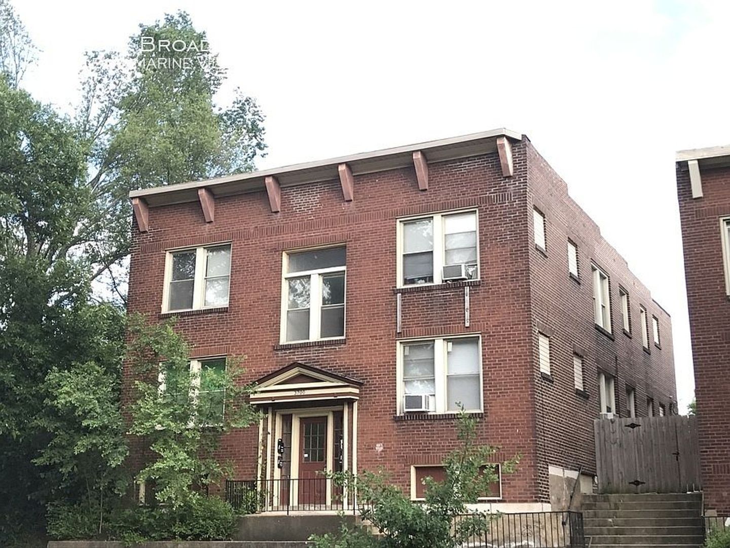 St. Louis Apartment: 3700 S. Broadway