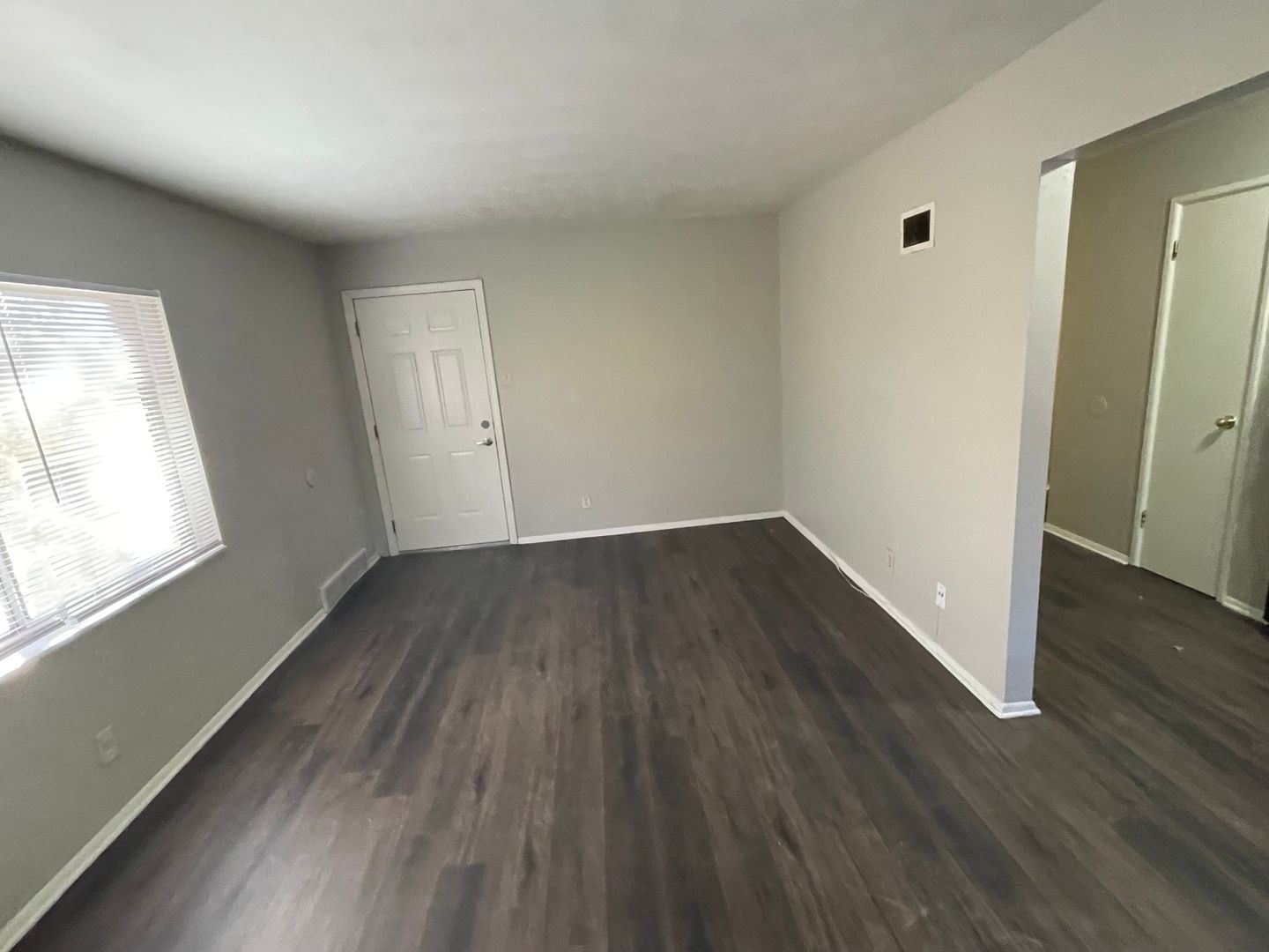 St. Louis Apartment: 3255 Delor Ave