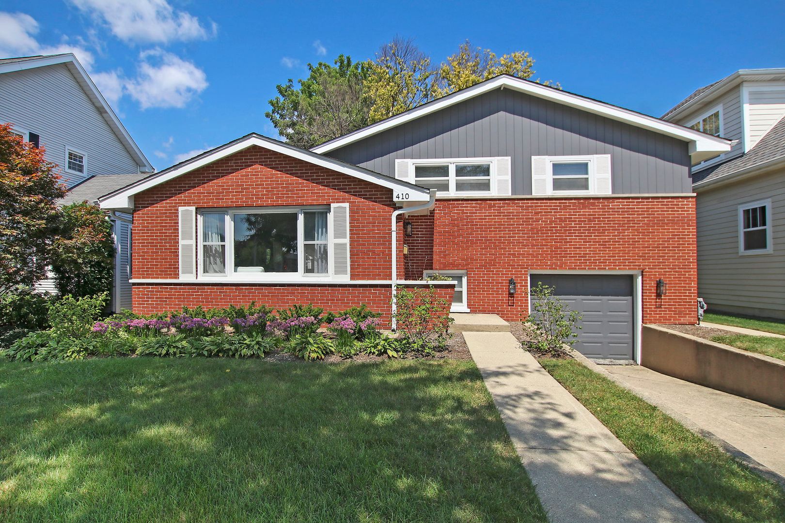Arlington Heights House: 410 W Mueller St