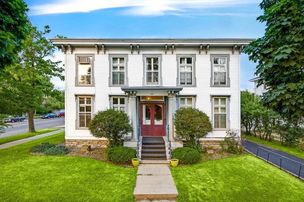 La Crosse Apartment: 101 9th St S