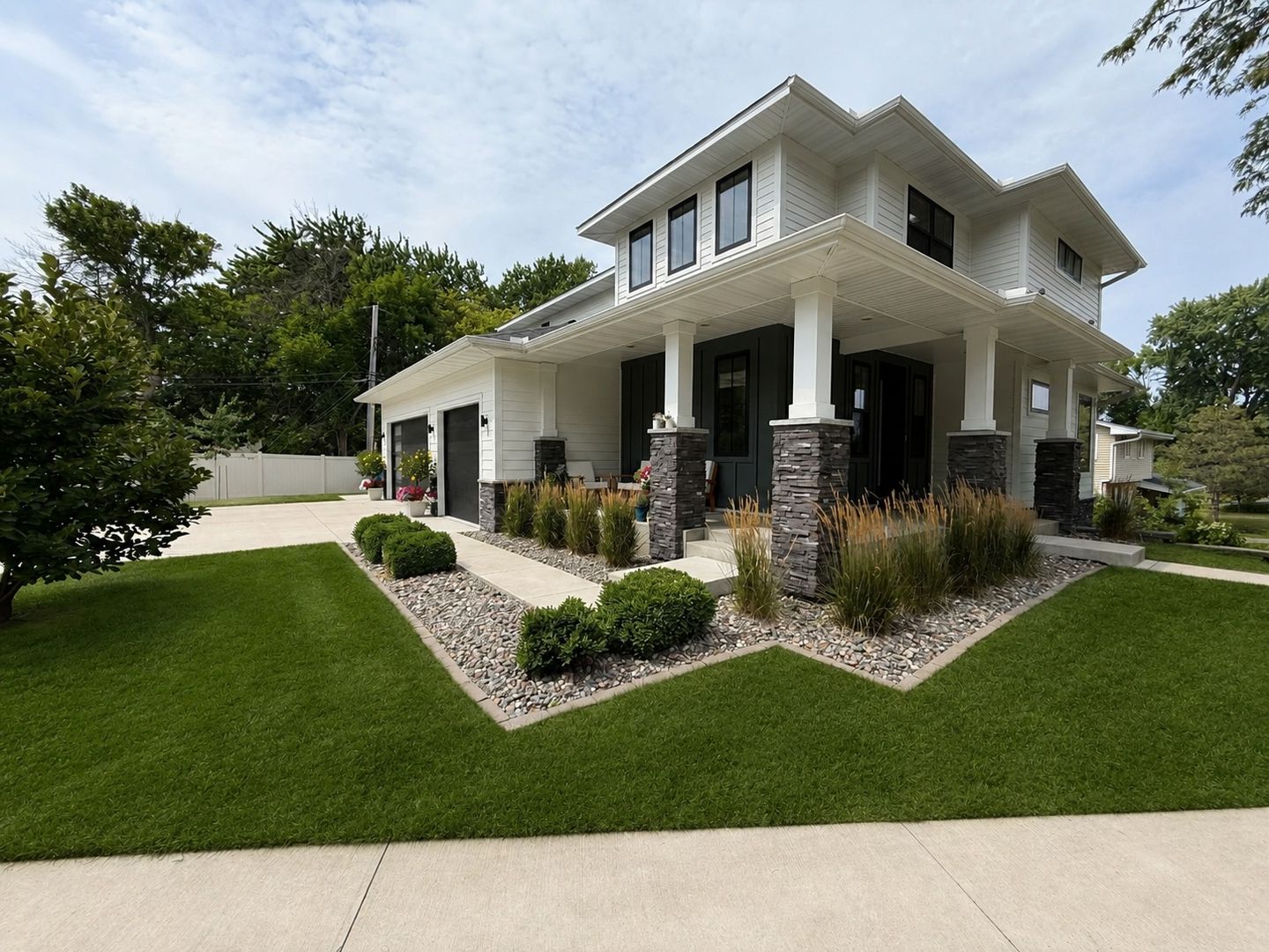 Golden Valley House: 45 Western Terrace