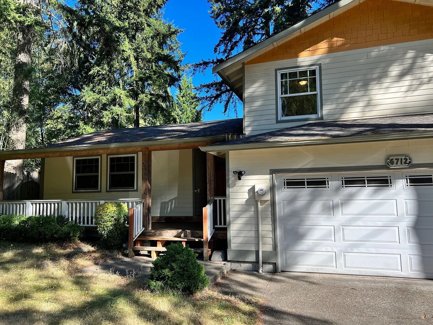 Lacey House: 6712 Sierra Drive Southeast