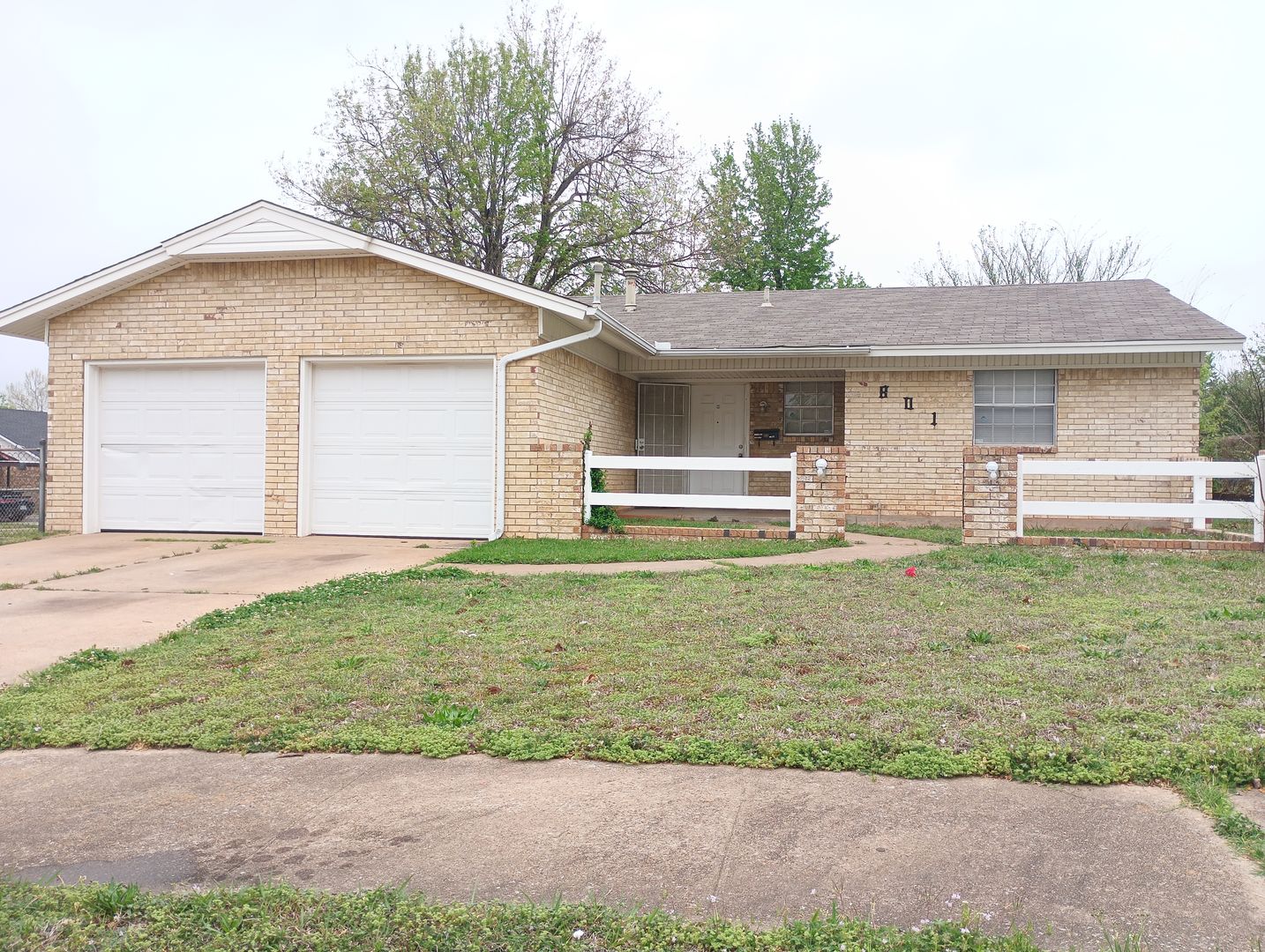 Midwest City House: 801 Meadowridge Dr