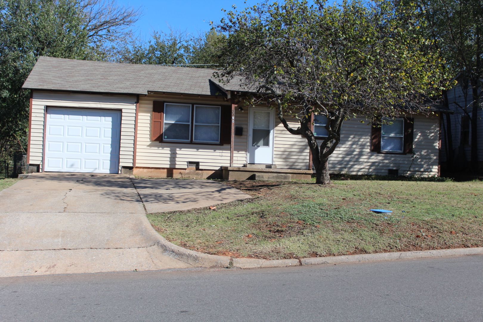 Midwest City House: 3508 Woodside Dr.