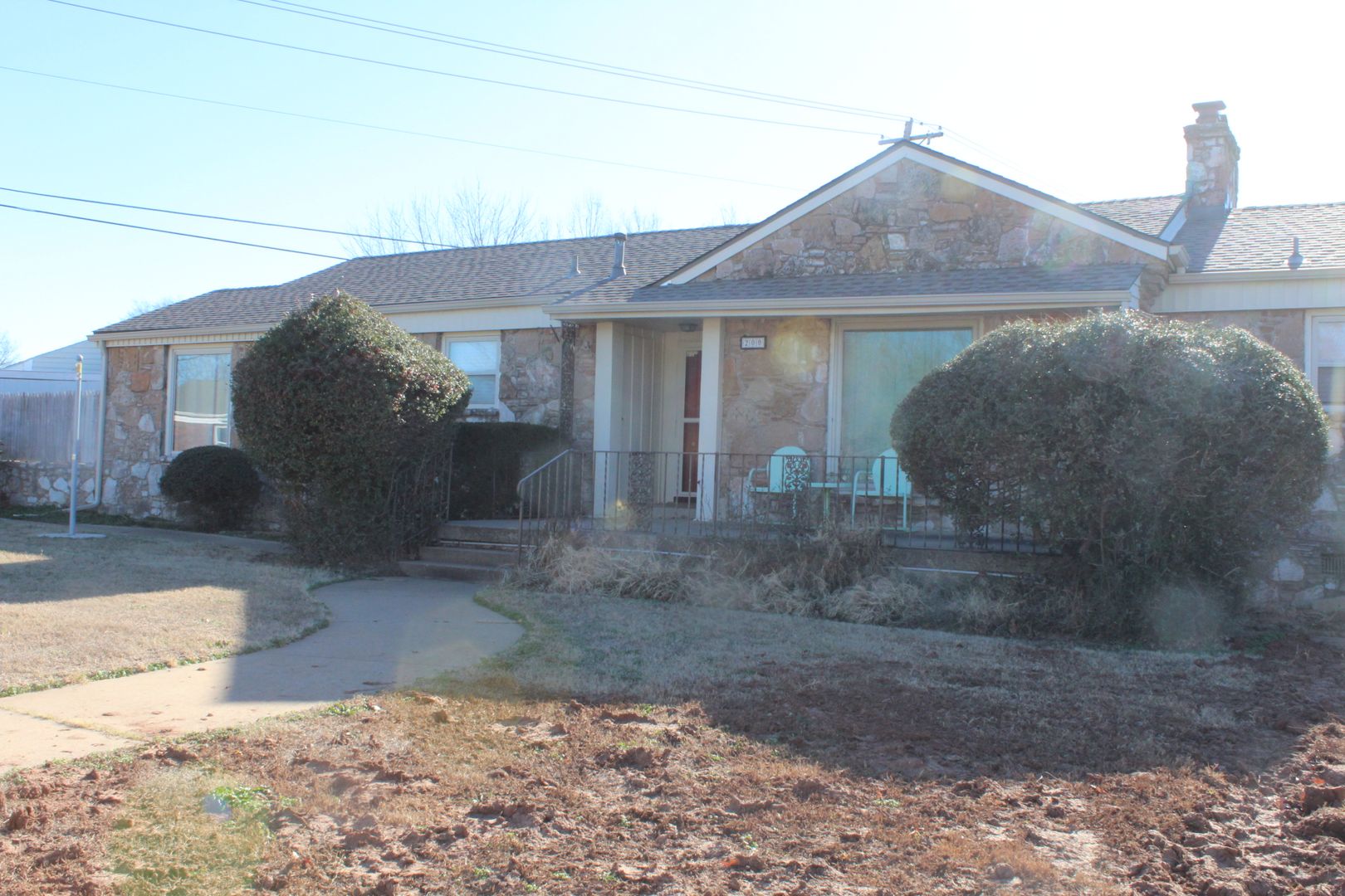 Midwest City House: 200 E Marshall Dr