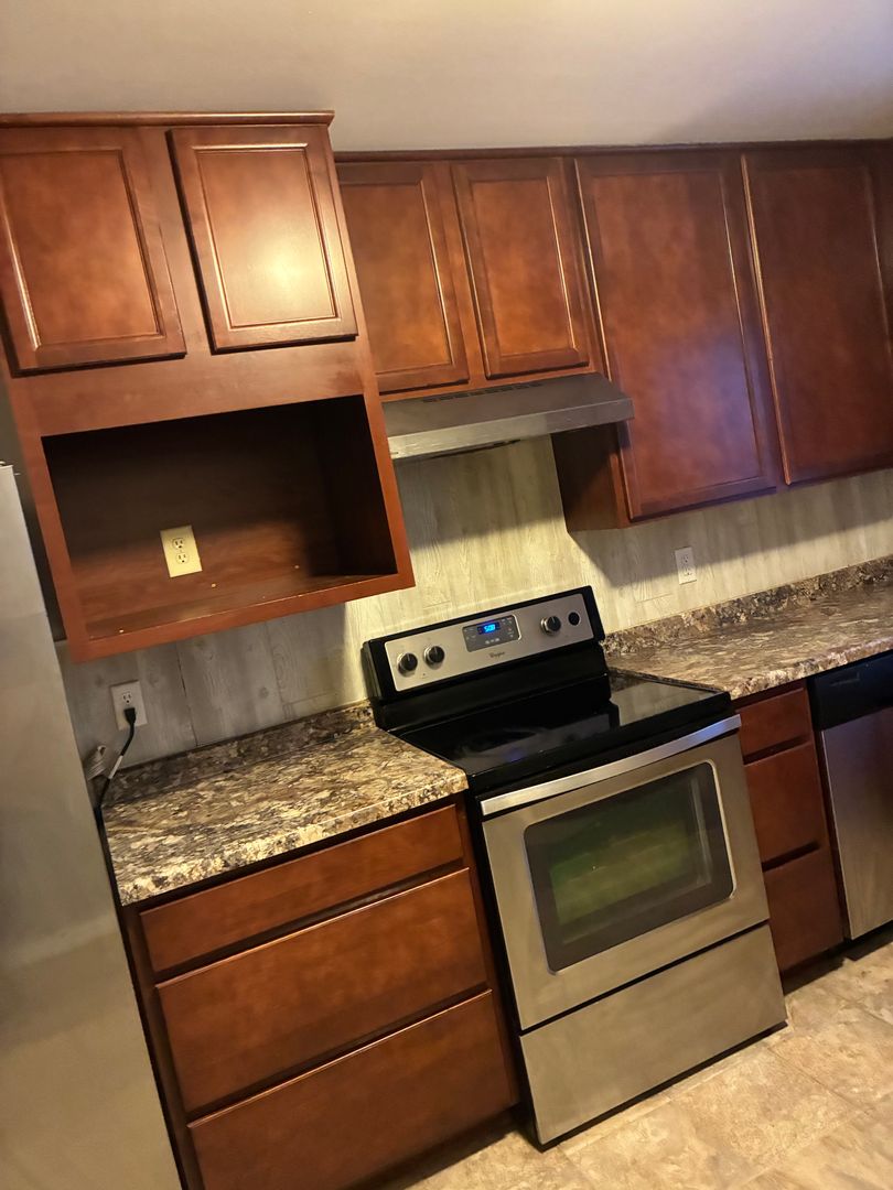 Bismarck Apartment: 1024 N 15th St