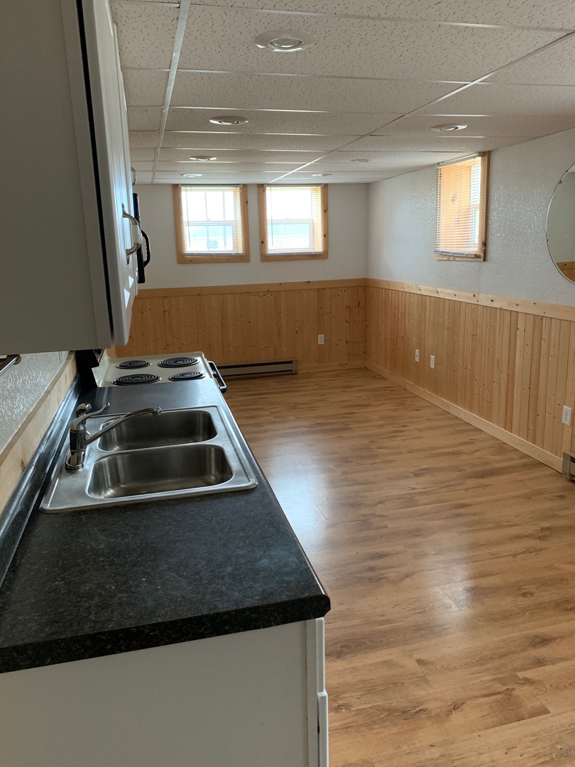 Mandan Apartment: 1206 1st St NE