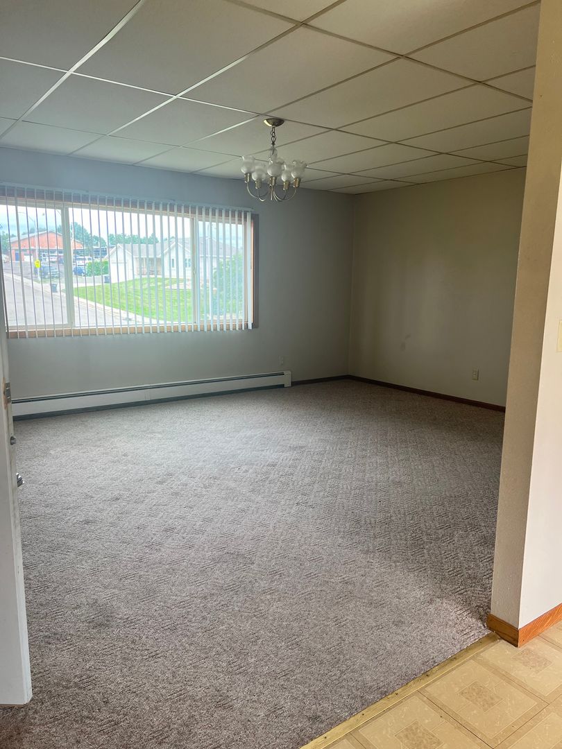 Mandan Apartment: 1301 3rd St NW