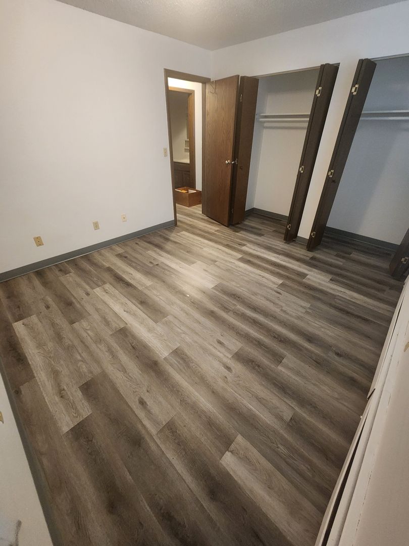 Bismarck Apartment: 113 W Interstate Ave