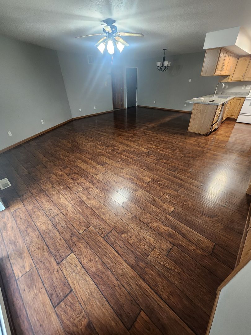 Bismarck Apartment: 1600 Mapleton Ave