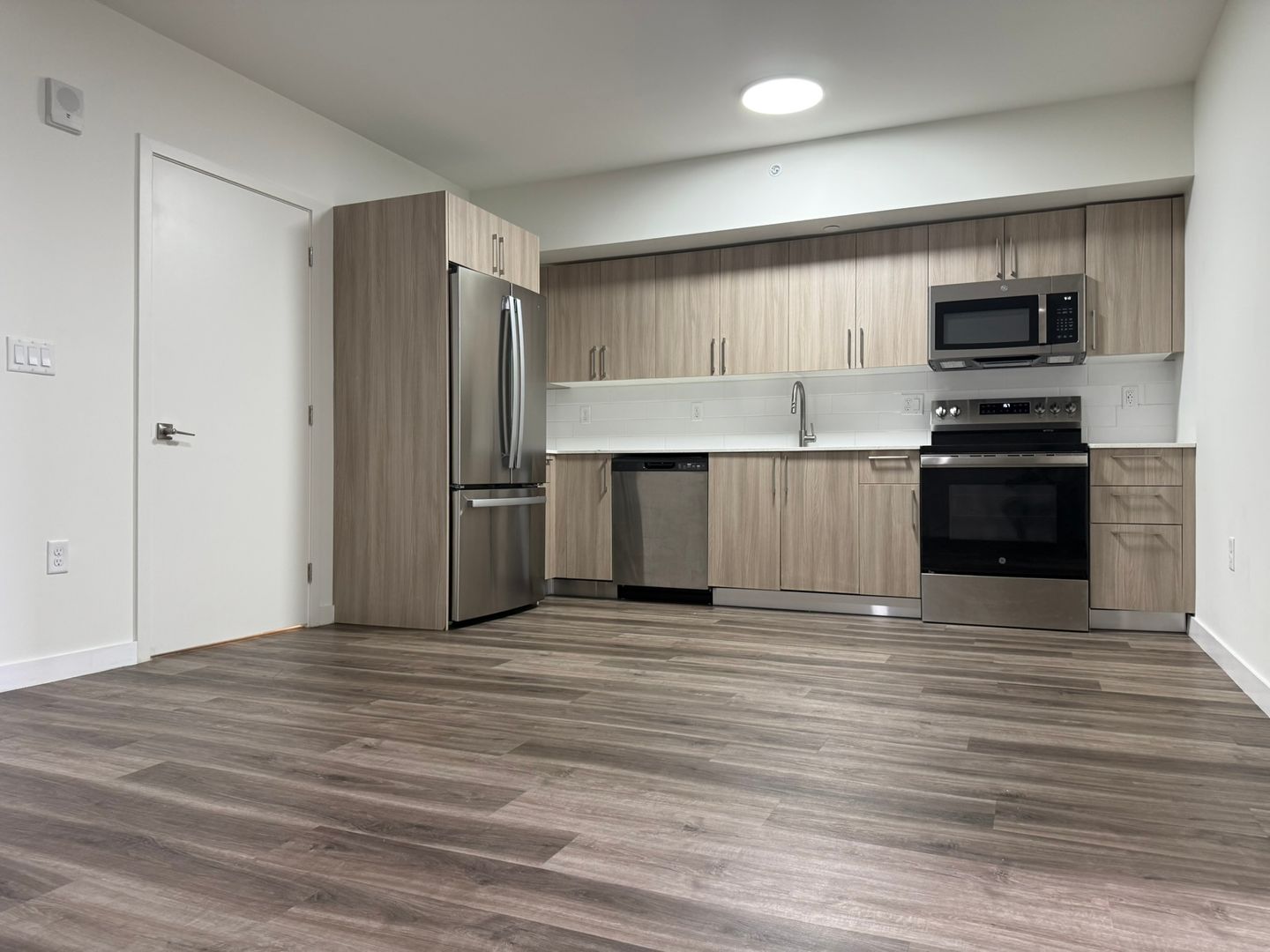 Miami Apartment: 6950 SW 24 ST