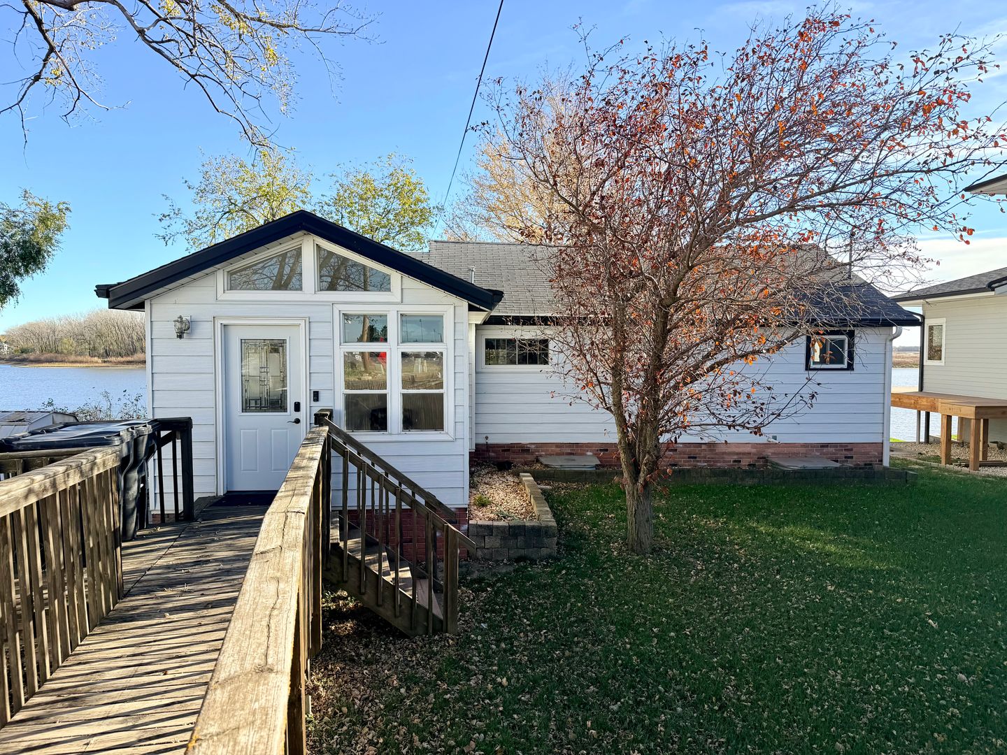 North Sioux City House: 79 Northshore Dr