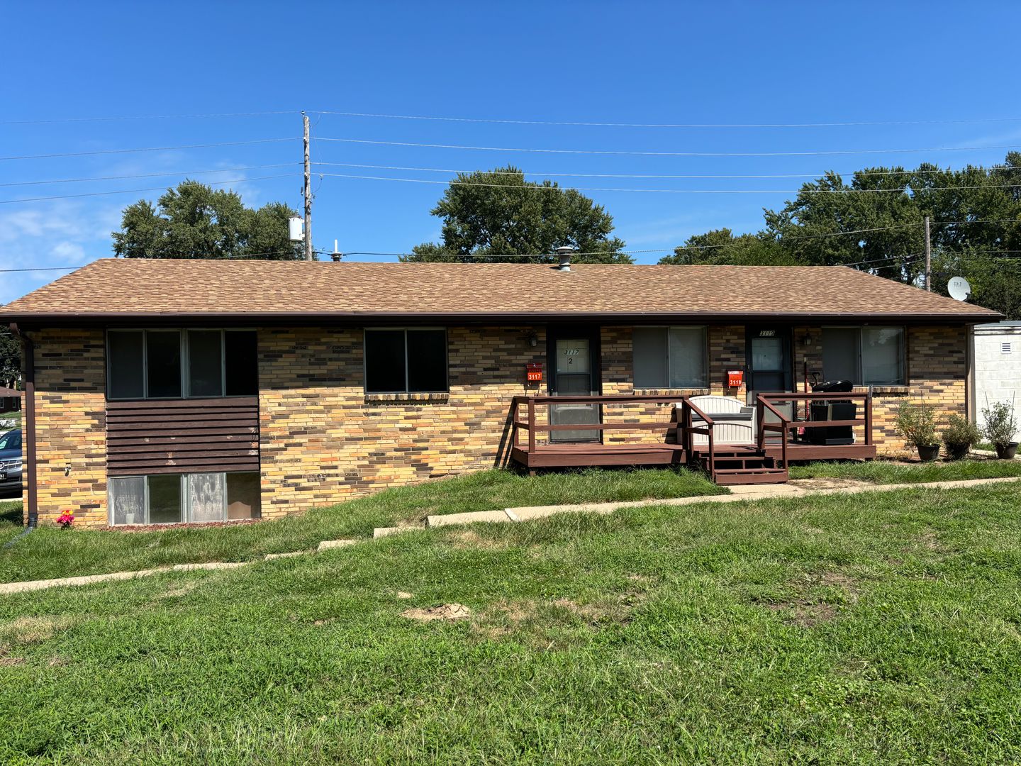 Sioux City Apartment: 1917 S Cecelia St