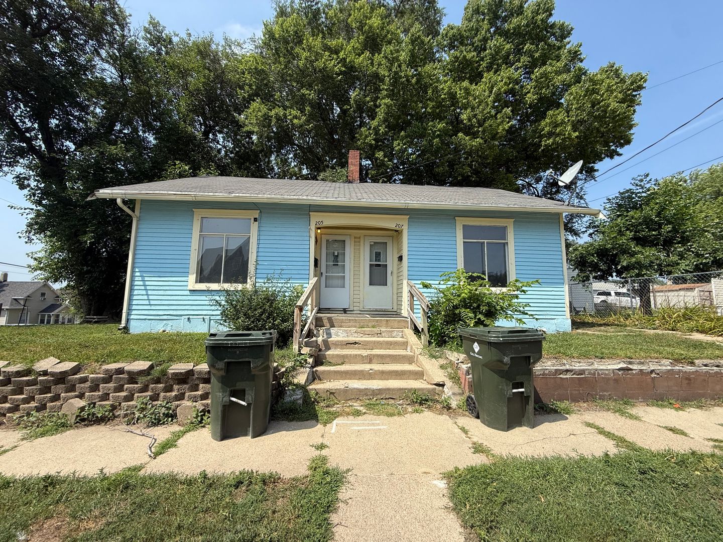 Sioux City Apartment: 205-07 Rebecca