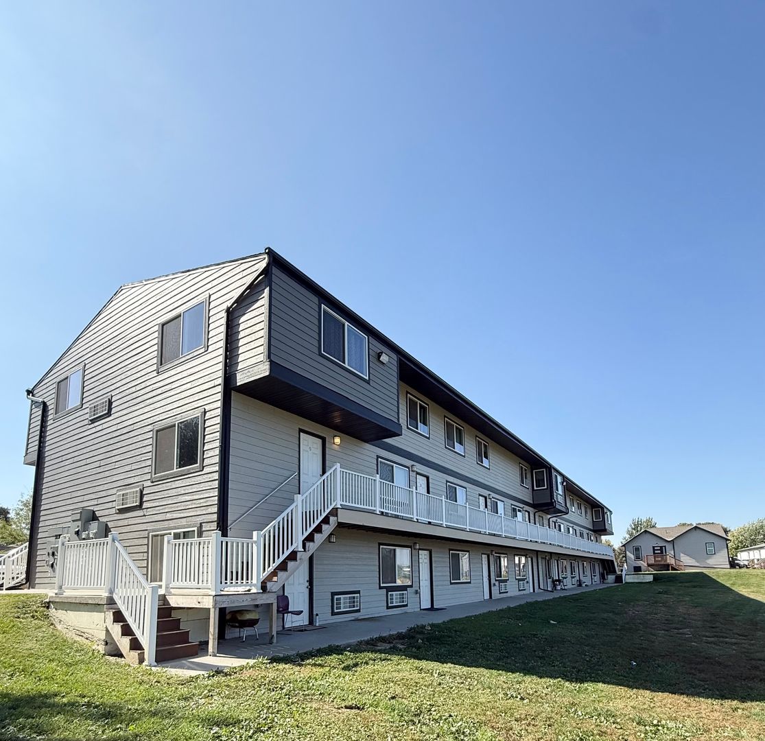 South Sioux City Apartment: 909 E 7th St.