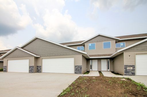 MOVE IN SPECIAL $1795/mo for Immediate Occupancy 9 mo lease- Brand New 3 bed 2 bath in Tea – photo 1