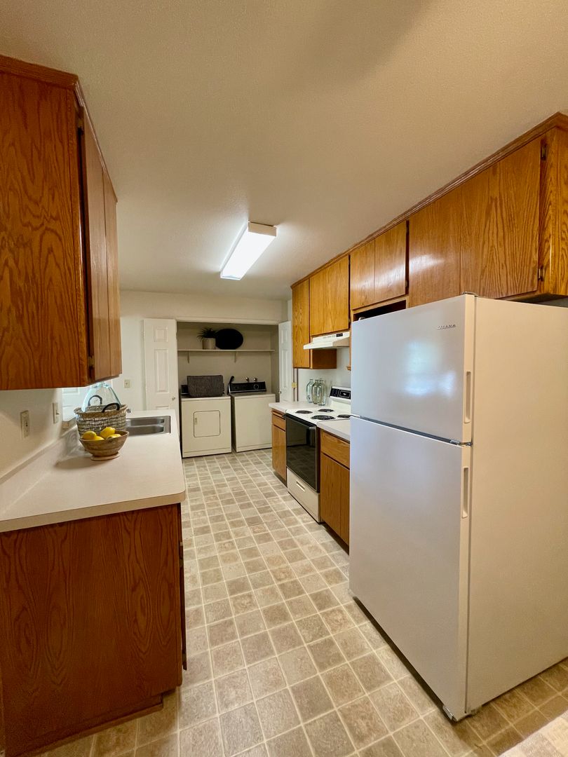 Oak Meadow Apts, Chico, CA 95928