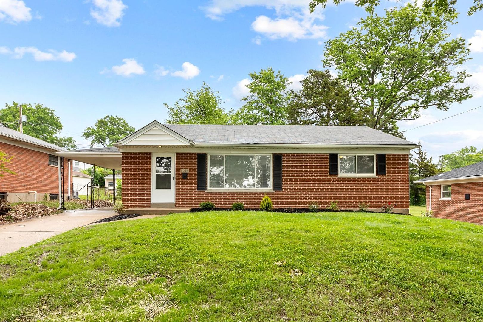 Saint Louis House: 8015 Canton Ave