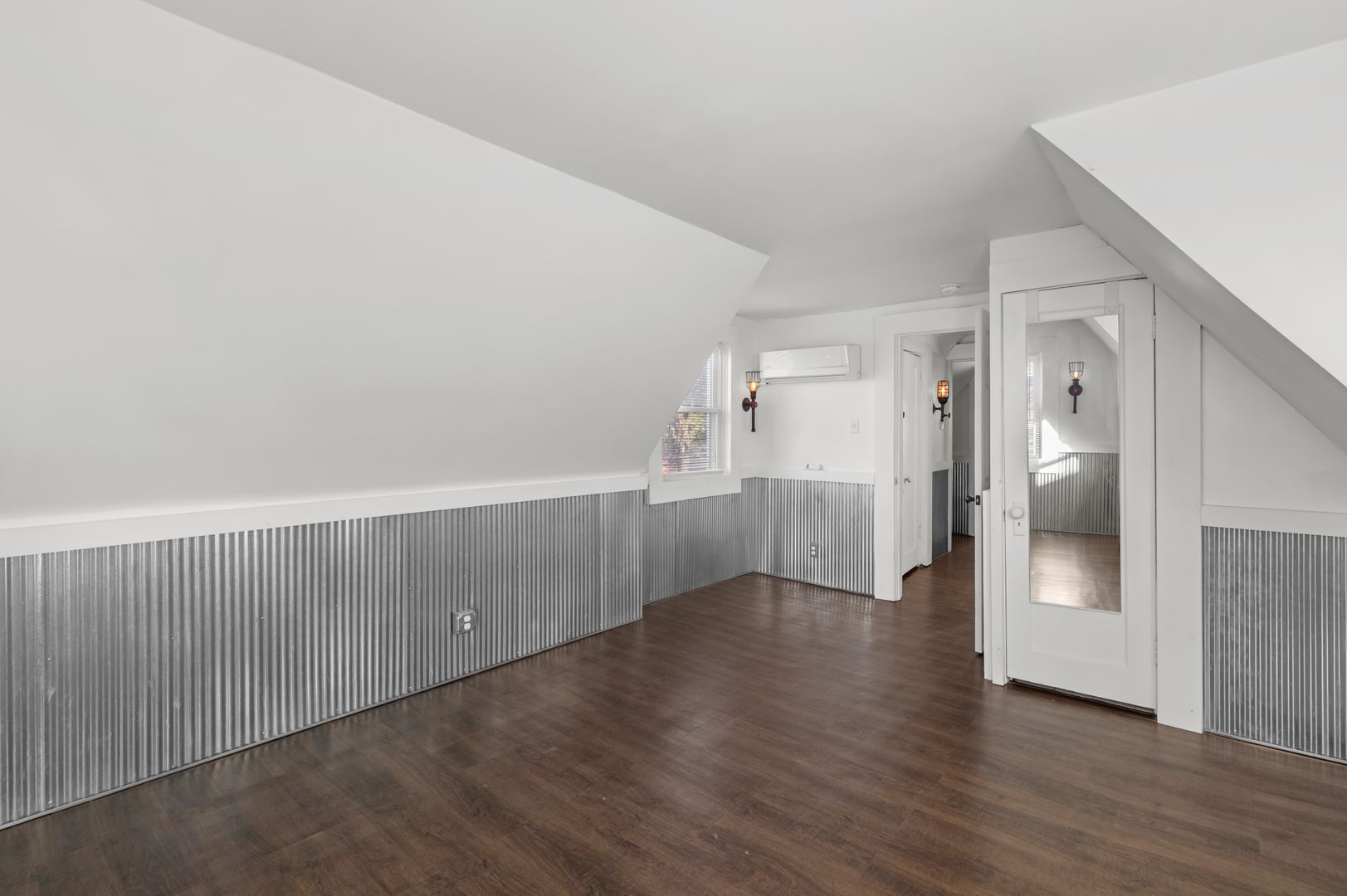 St. Louis House: 6166 Crescent Ave.