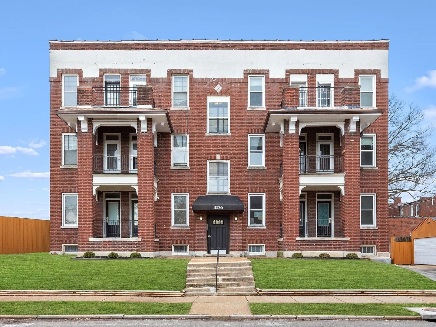 St. Louis Apartment: 3176 Gustine Ave