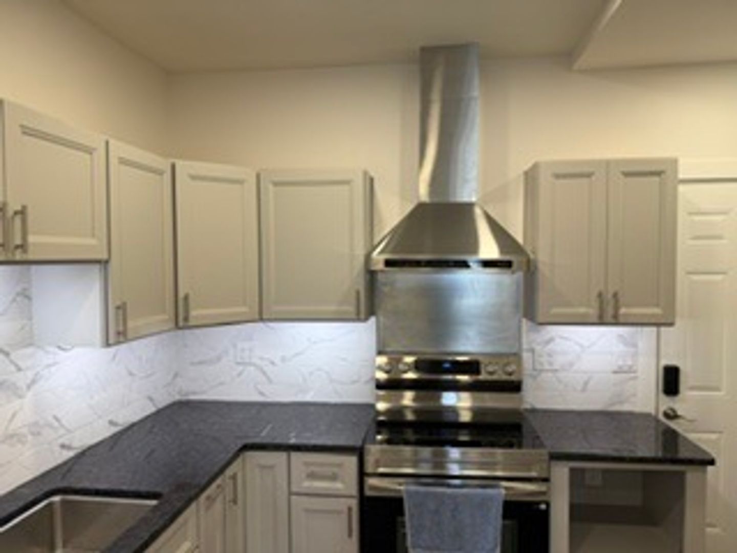 Columbus Apartment: 2198-2200 N High St