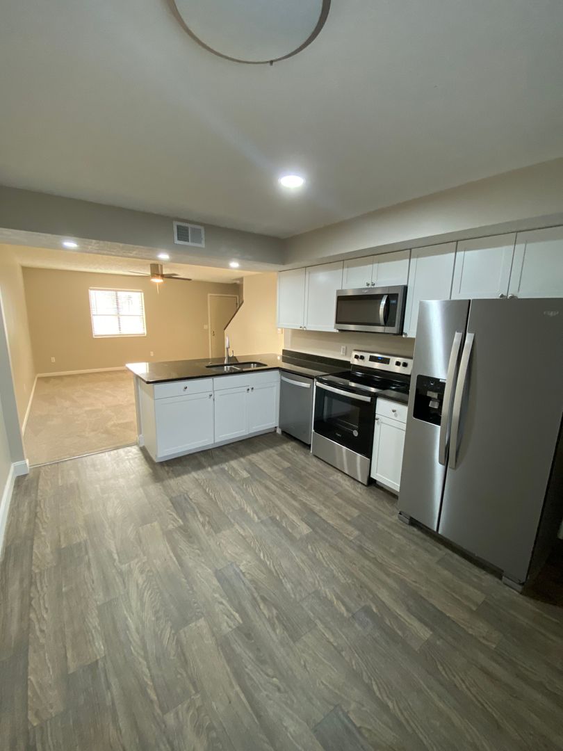 Columbus Townhome: 3243 Summerhill Lane