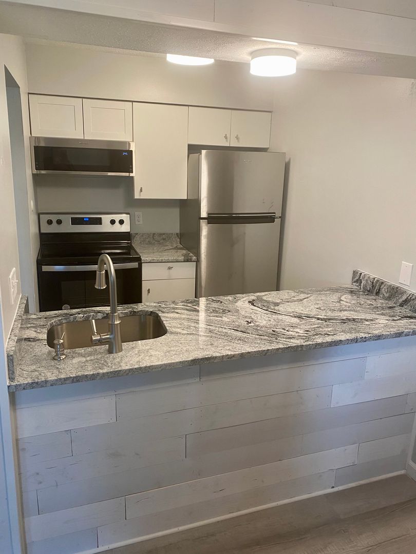 Columbus Apartment: 55 W Starr Ave