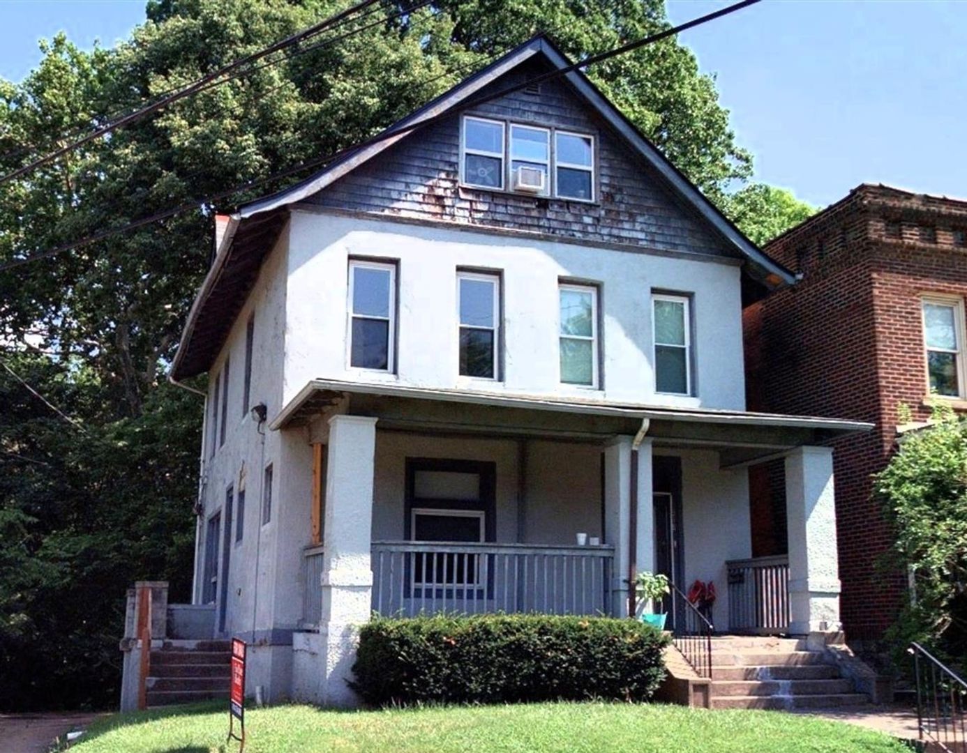 Columbus House: 318 E 20th