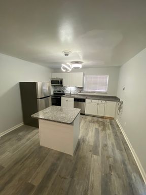168 W 9th Ave – photo 1
