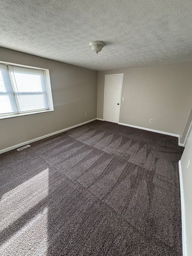 Columbus Apartment: 4854 Dublin Falls